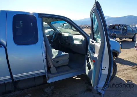 1998 Ford F-150 Lariat/Standard/Xl/Xlt z USA, uszkodzony, nr VIN 1FTRX18L7WKA51130